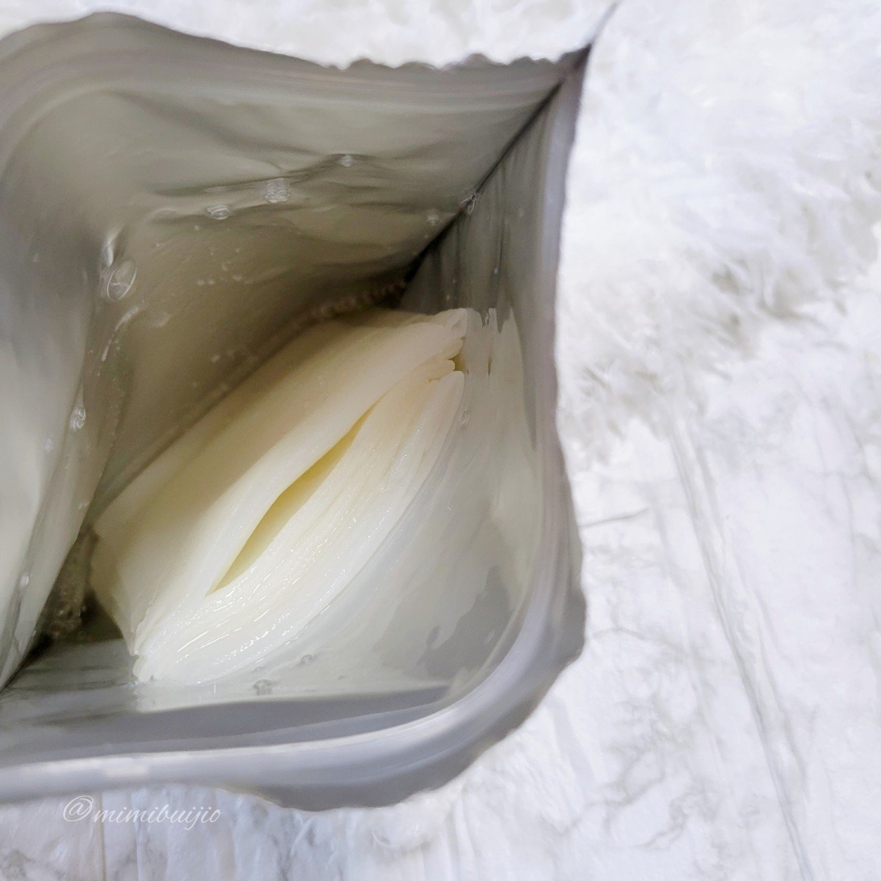 シートマスク VC100＋レチノール/CICIBELLA/シートマスク・パックを使ったクチコミ（3枚目）