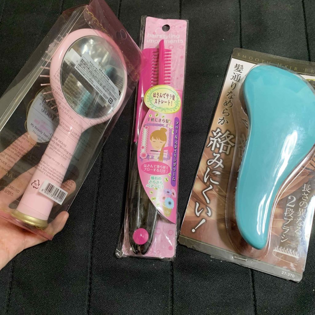 キャンドゥ ブロー&スタイリングコームのクチコミ「最近なんかヘアブラシとのご縁が多くて
買ったものたち。
左からエチュードハウスのマイビューティ.....」（2枚目）