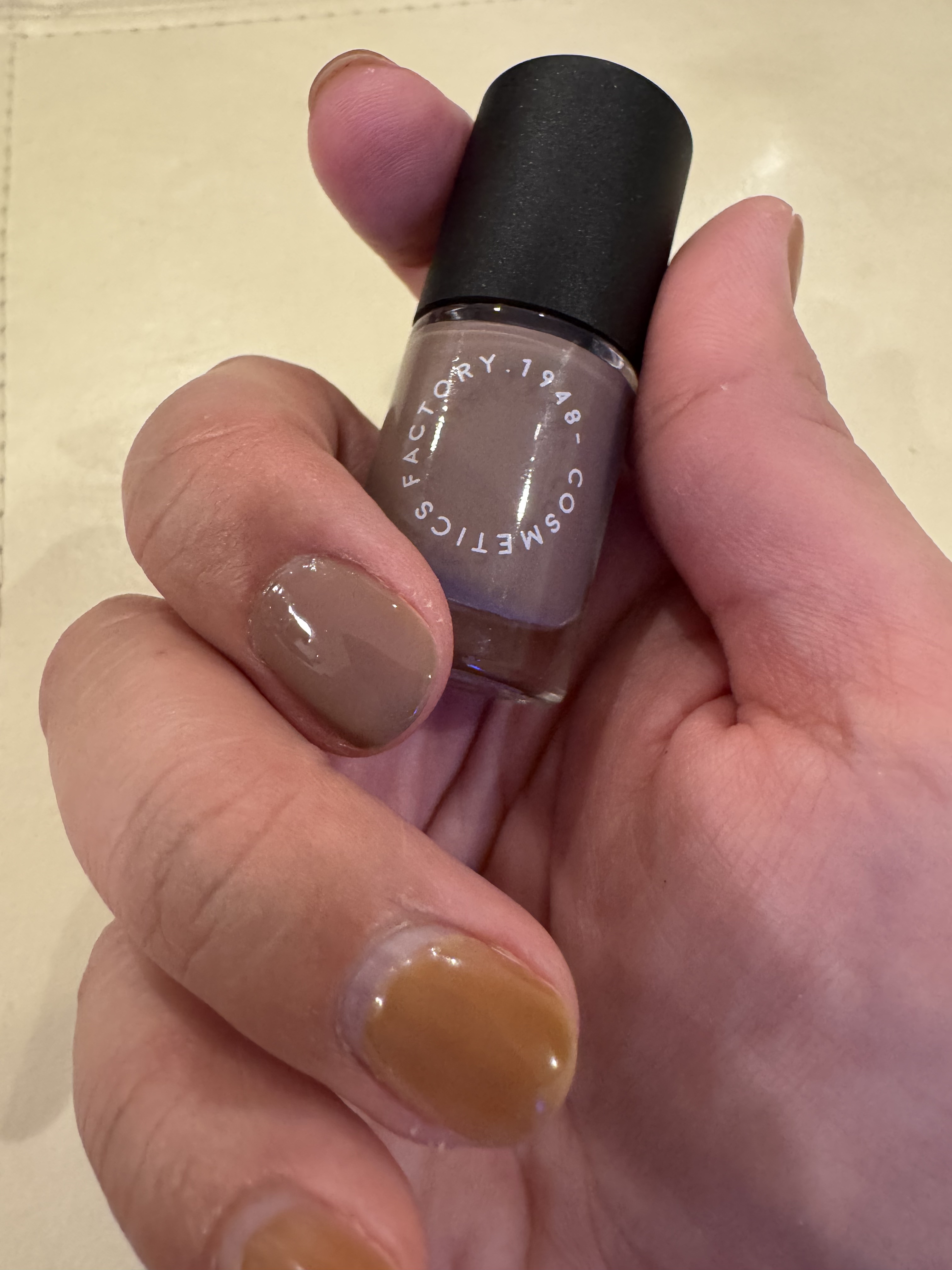 1948 NUANCE NAIL COLOR.  11 DULL/1948- COSMETICS FACTORY./マニキュアを使ったクチコミ（2枚目）