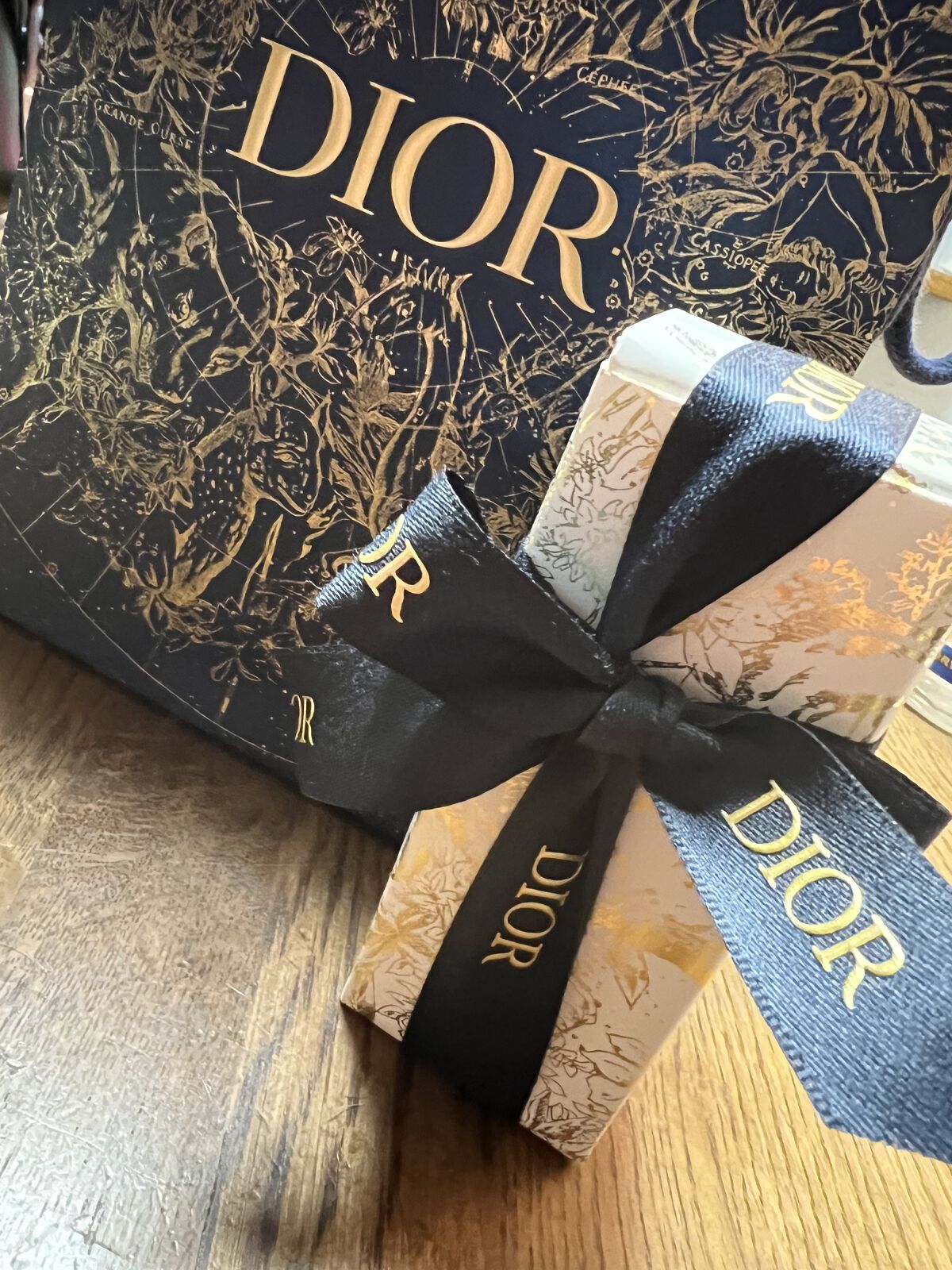 ミス ディオール ヘアオイル/Dior/ヘアオイルを使ったクチコミ（1枚目）