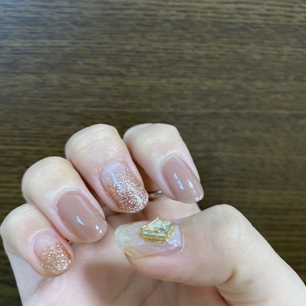 .
前回のネイルが
何故がすぐに欠けてしまって
やり直しました😭
.
今回もohoraネイル🙆‍♀️
.
ほんと簡単で可愛すぎるー！
.
楽天とAmazonで
購入できるようになったのも🙆‍♀️
.
まだ2デザインたのんでて
そろそろ