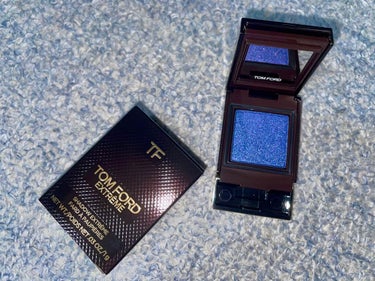 TOM FORD BEAUTY シャドウ エクストリーム F サファイアブルー

絶対可愛いやつ...と思ってスウォッチとかもあまり出てない状態でポチッたけど間違いなしでした。真っ青にピンクラメの偏光の