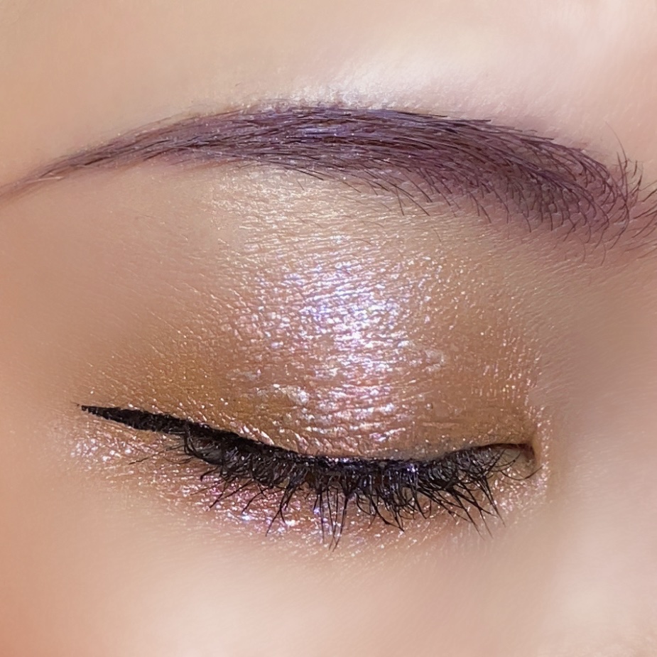 リュクスアイシャドウ L01 インカンデスント【限定パッケージ】/BOBBI BROWN/単色アイシャドウを使ったクチコミ（3枚目）