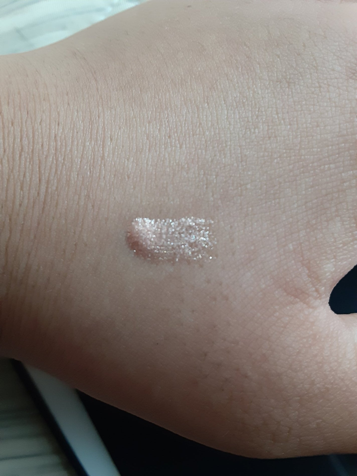 S.N on LIPS 「DAISOのリキッドラメメリットピンクは大粒のラメが入っててベ..」(6枚目)