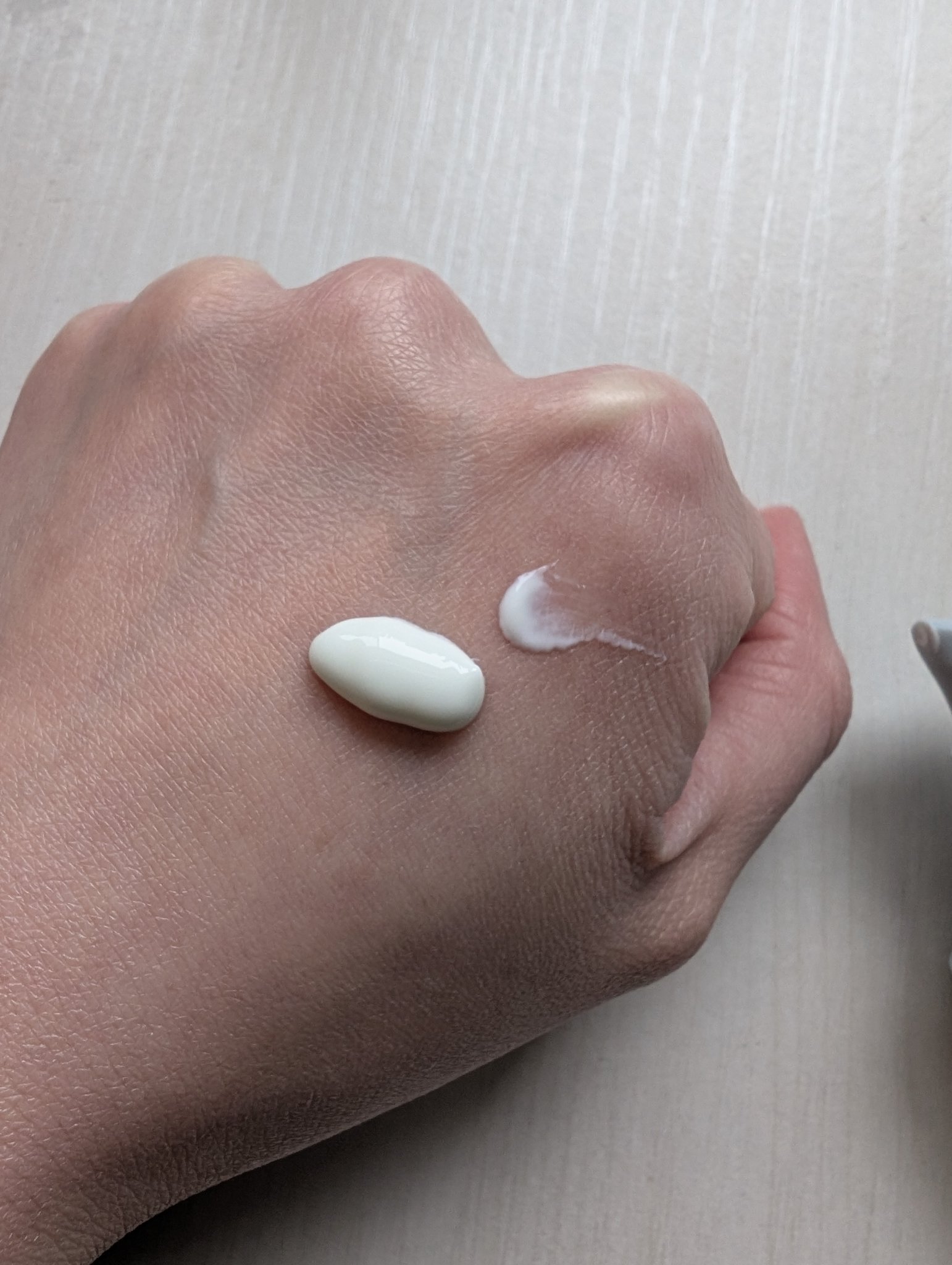 ヒアルーシカ ウォーターフィット サンセラム/SKIN1004/日焼け止めローションを使ったクチコミ（2枚目）