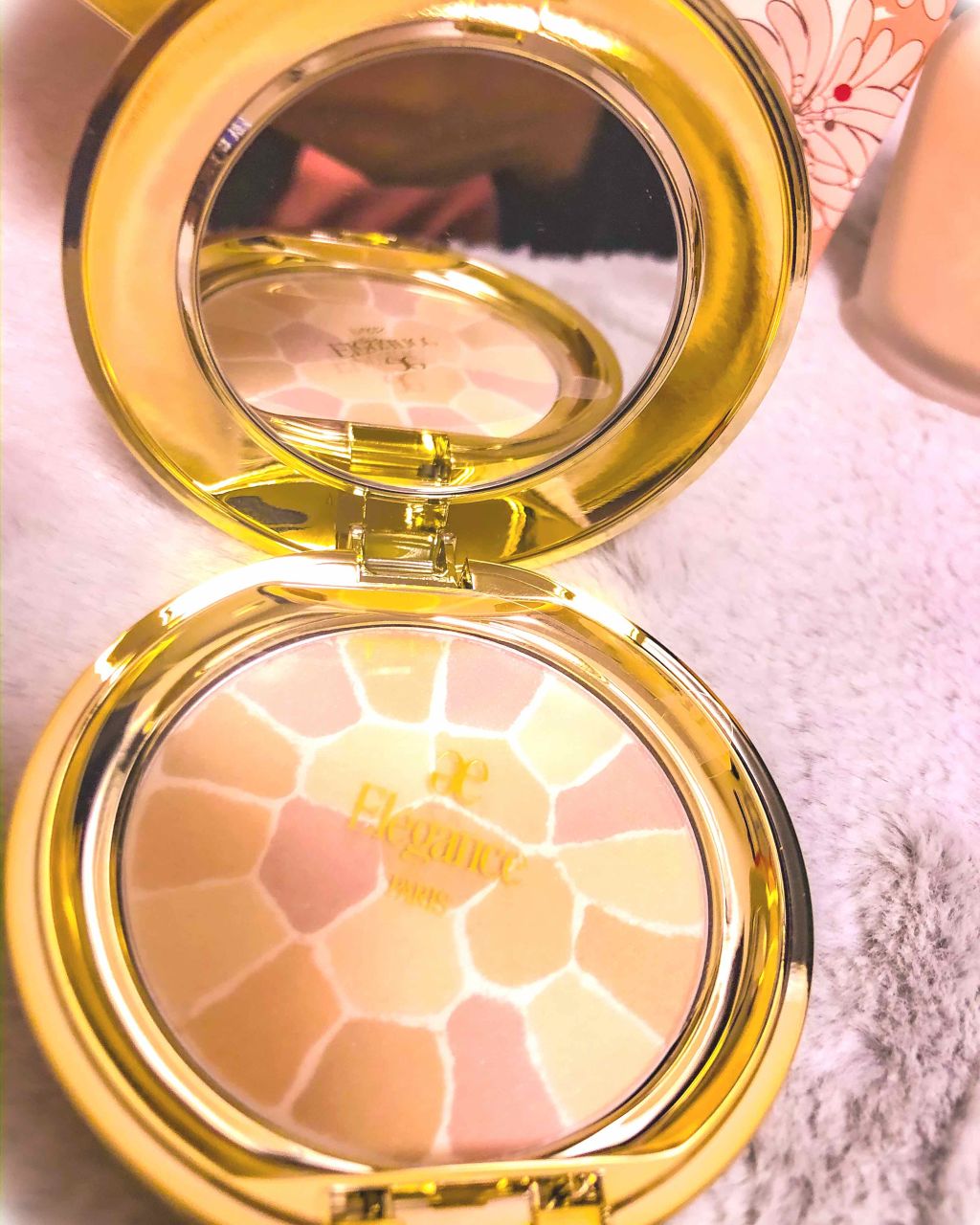 ラ プードル オートニュアンス/Elégance/プレストパウダーを使ったクチコミ（1枚目）