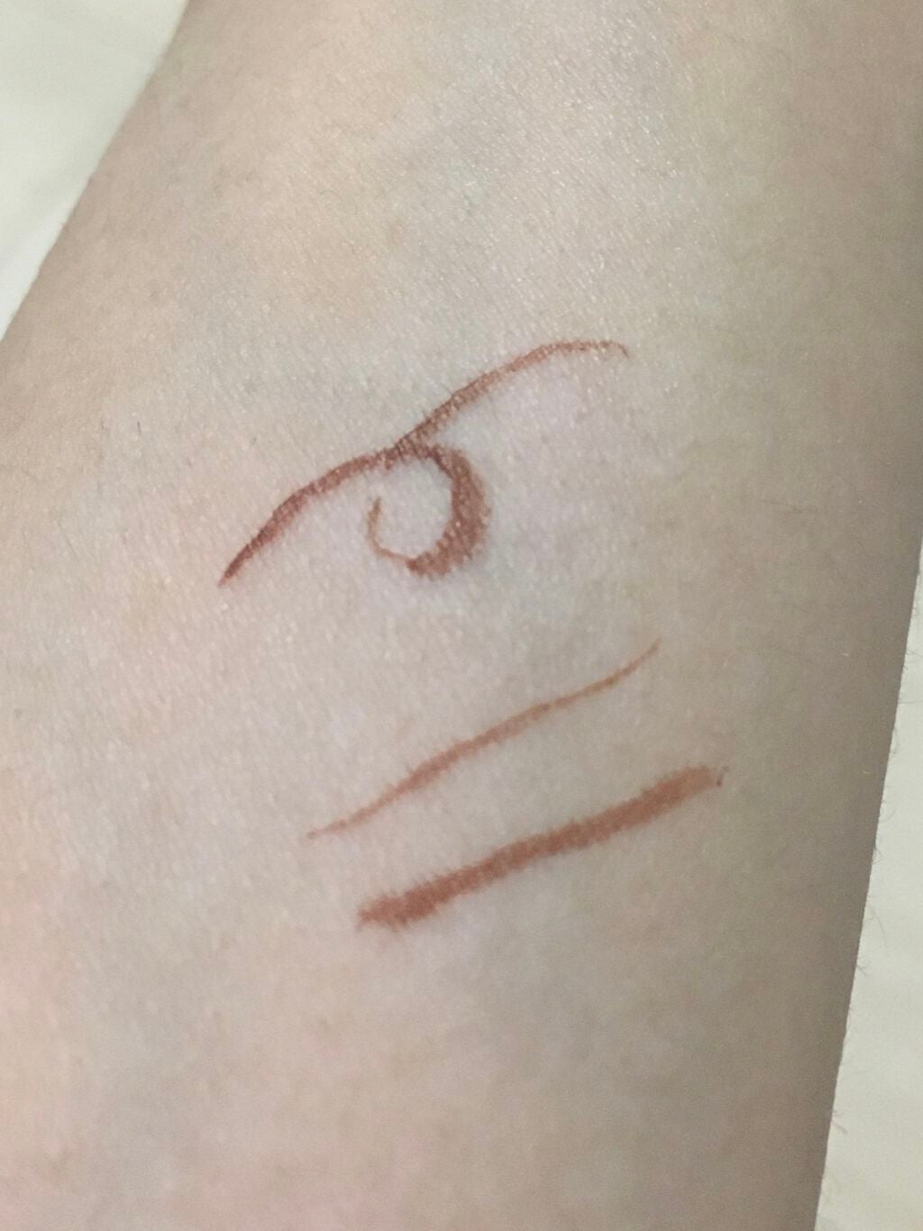 「密着アイライナー」ショート筆リキッド/デジャヴュ/リキッドアイライナーを使ったクチコミ(3枚目)