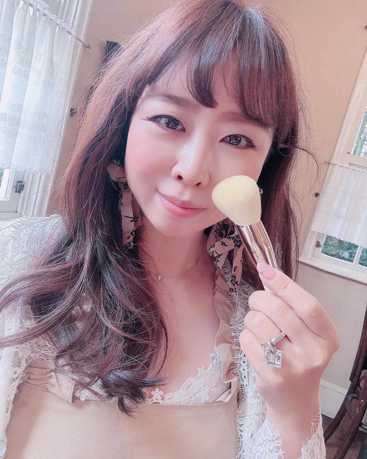 かわいすぎる💖

NYから上陸🗽

SIXPLUS
Daisy ペイルイエロー 
メイクブラシ3本セット

🌼パウダーブラシ
🌼アイシャドウブラシ
🌼ディテールブラシ

ふわふわなの💕
メイクがキレイに仕上がる🥰

2009年