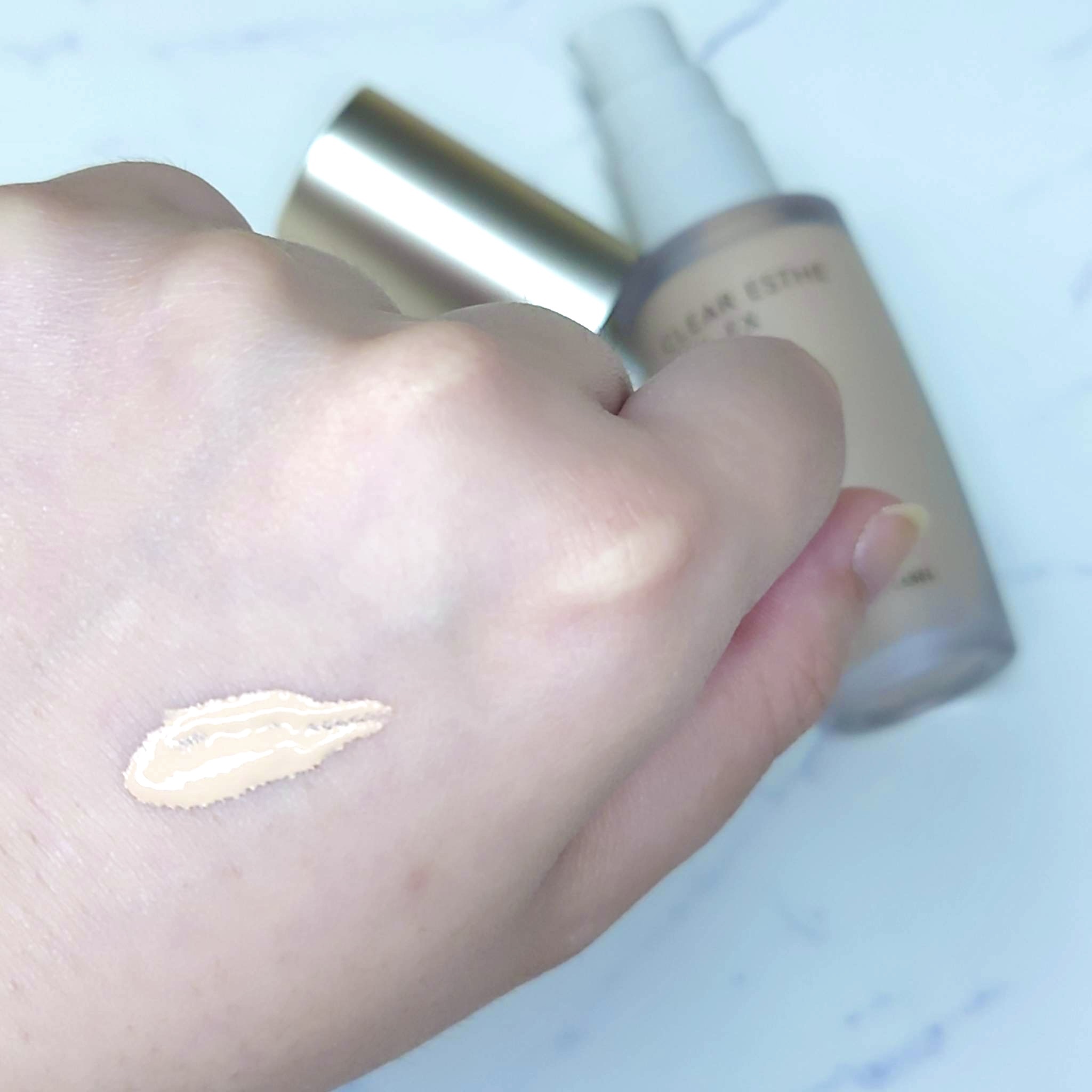 薬用クリアエステヴェールEX 04 ピンクベージュ/Macchia Label/リキッドファンデーションを使ったクチコミ（3枚目）