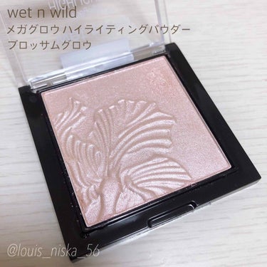 MegaGlo Highlighting Powder/wet 'n' wild/ハイライトを使ったクチコミ（1枚目）