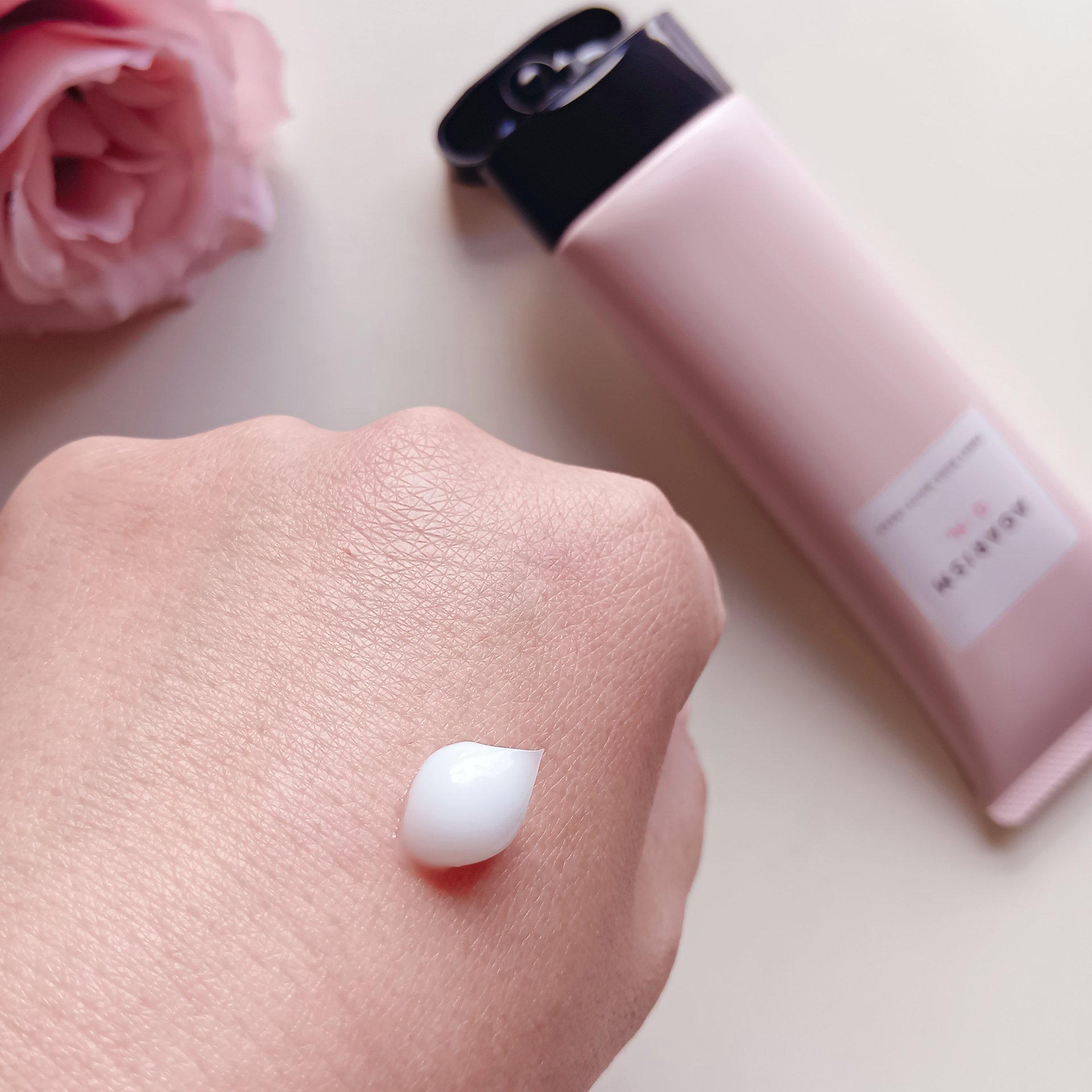 キューミースウィートボムホワイトクリーム/AGARISM/ボディクリームを使ったクチコミ（3枚目）