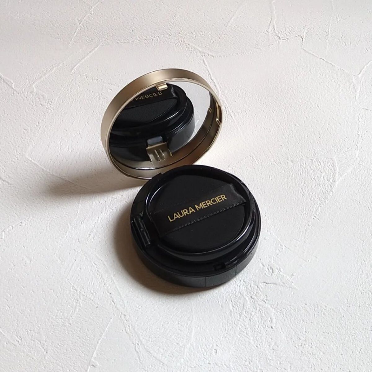 フローレス ルミエール ラディアンス パーフェクティング クッション/ローラ メルシエ/クッションファンデーションを使ったクチコミ（2枚目）