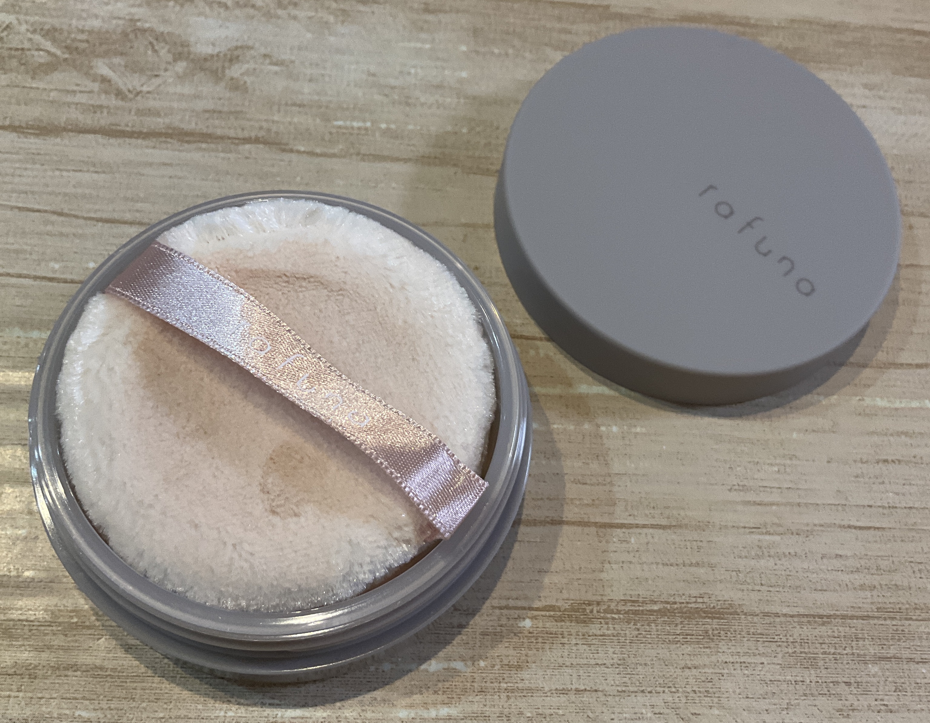 ホワイトニングシアルースパウダー/rafuna/ルースパウダーを使ったクチコミ（3枚目）