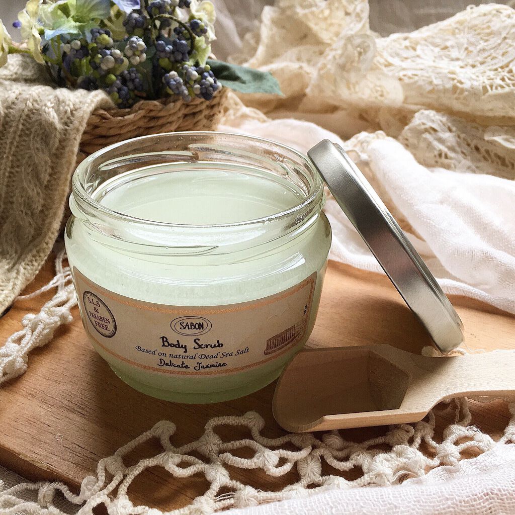 ボディスクラブ デリケート・ジャスミン 600g(FLORAL BLOOMING Limited Collection)/SABON/ボディスクラブを使ったクチコミ（3枚目）