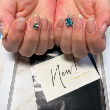 #ナチュラルネイル,#クリアネイル,#ビジューネイル,#ブルーネイル,#ネイル,#ニュアンスネイル,#スカルプネイル,#ジェルネイル,#ママネイル,#ギャルネイル,#大人ネイル,#派手ネイル,#やり放題ネイルのネイルデザイン