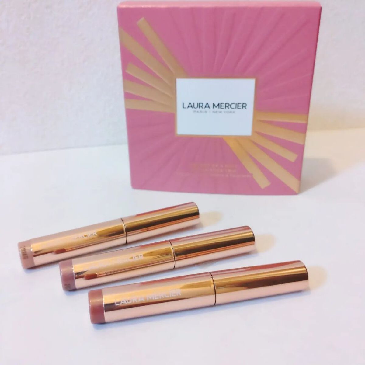 キャビアスティック アイカラー R1 KISS FROM A ROSE/ローラ メルシエ/スティックアイシャドウを使ったクチコミ（2枚目）