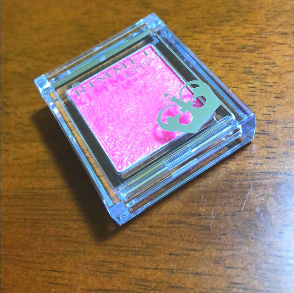 プリズム パウダーアイカラー/リンメル ロンドン/単色アイシャドウを使ったクチコミ(1枚目)