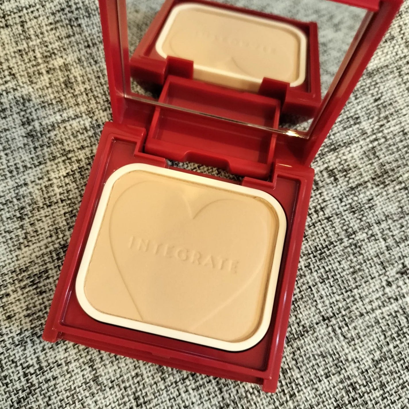 プロフィニッシュファンデーション/インテグレート/パウダーファンデーションを使ったクチコミ(2枚目)