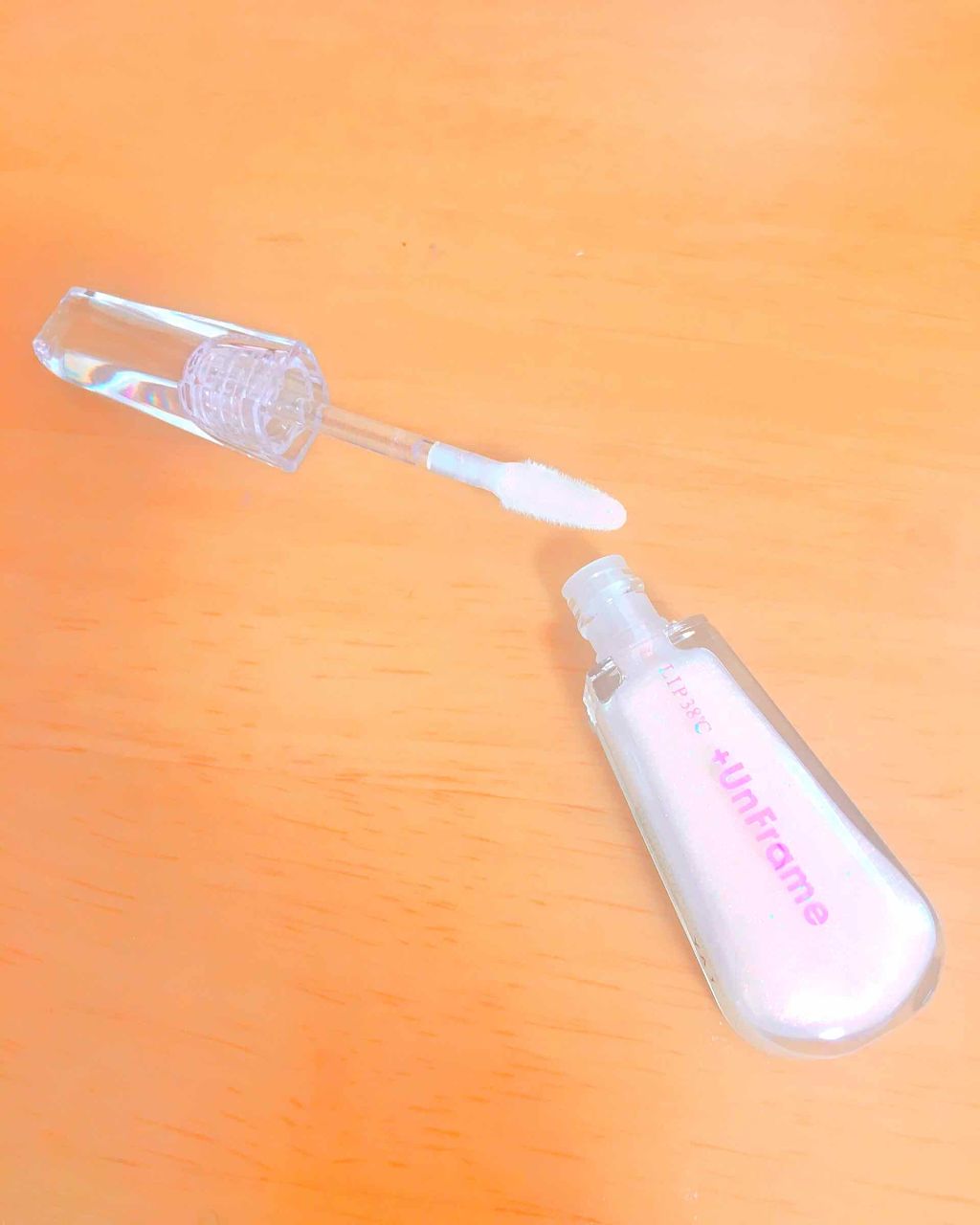 LIP38℃ +UnFrame<ホログラフィック>/UZU BY FLOWFUSHI/リップグロスを使ったクチコミ（3枚目）