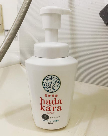 hadakara ボディソープ 泡で出てくるタイプ クリーミーソープの香り/hadakara/ボディソープを使ったクチコミ(1枚目)