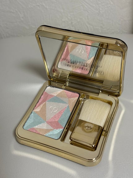 ル・レオスールデクラ /クレ・ド・ポー ボーテ/パウダーハイライトを使ったクチコミ(6枚目)