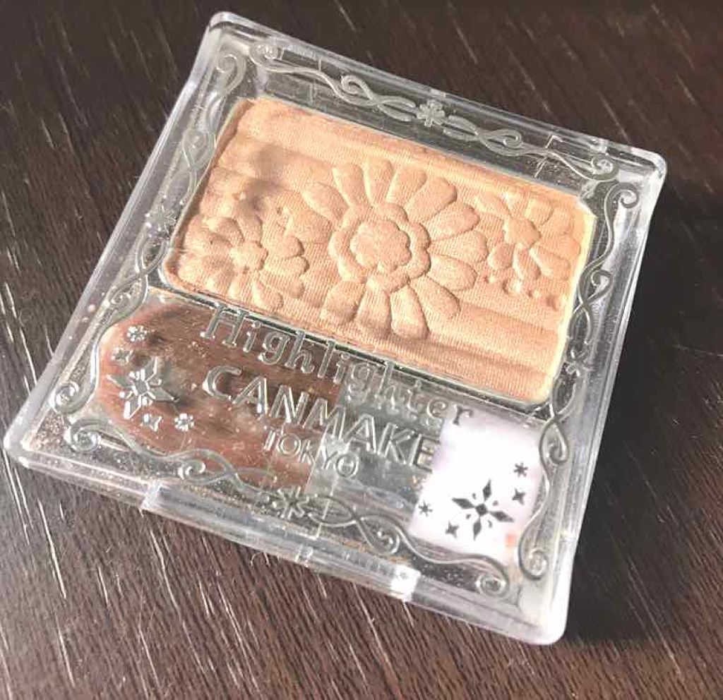 キャンメイクのハイライトです🐹


持ち運こび用です

朝はマックを使っています



ポーチに入れるのにハイライトを探していて
セザンヌと迷ったのですが
セザンヌは白いというクチコミを見てこちらに🙆‍♀️


見た目けっこうなベージュ