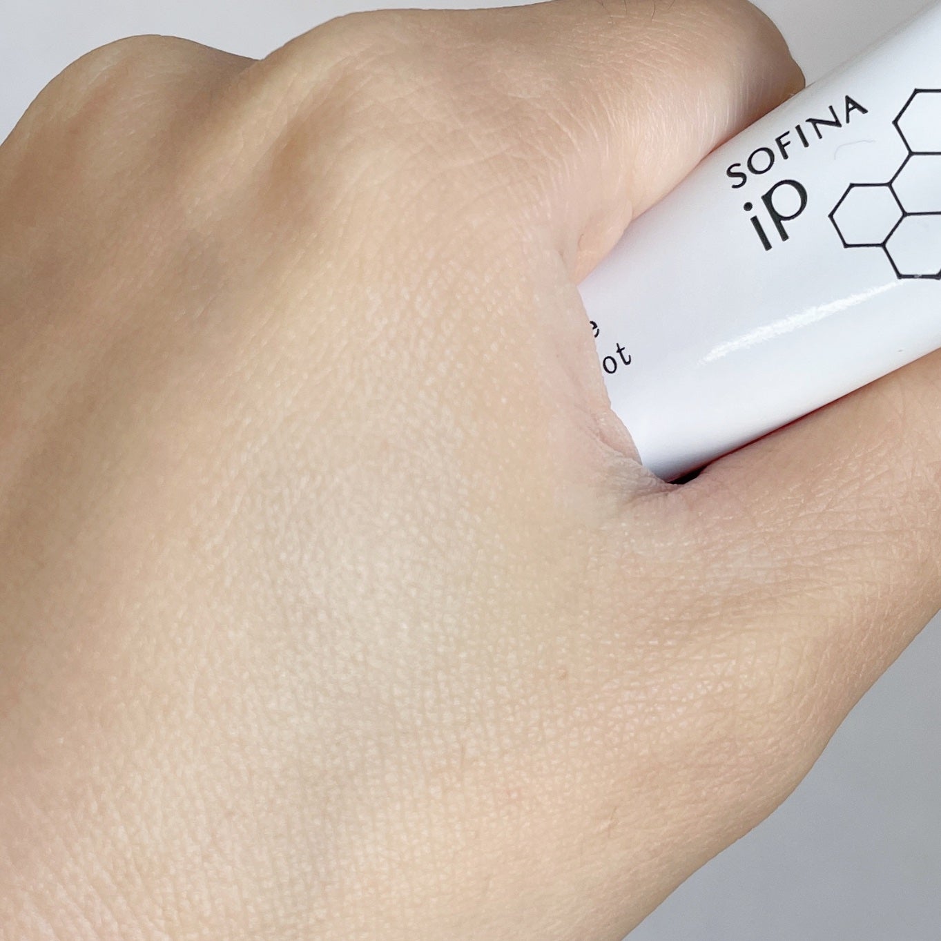ソフィーナ iP うるおい高密着ショット/SOFINA iP/美容液を使ったクチコミ(3枚目)