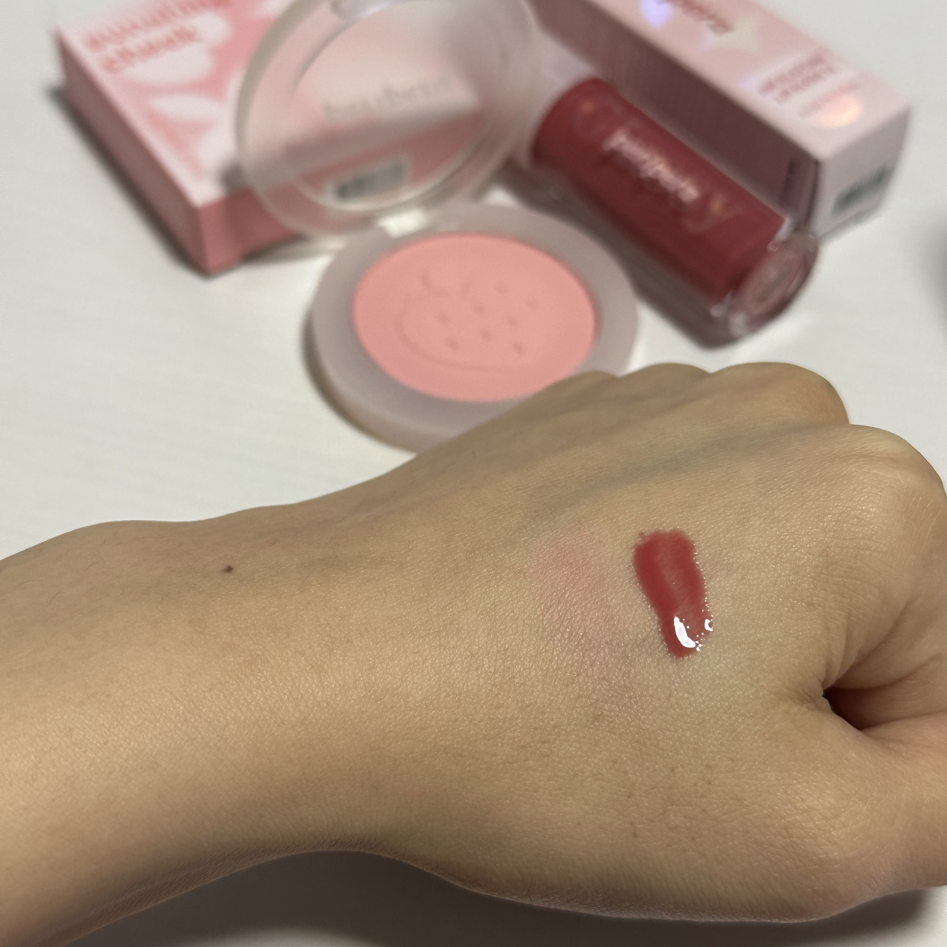 ピュア ブラッシュド サンシャイン チーク 27 STRAWBERRY PINK(いちご収穫タイム)/PERIPERA/パウダーチークを使ったクチコミ（3枚目）