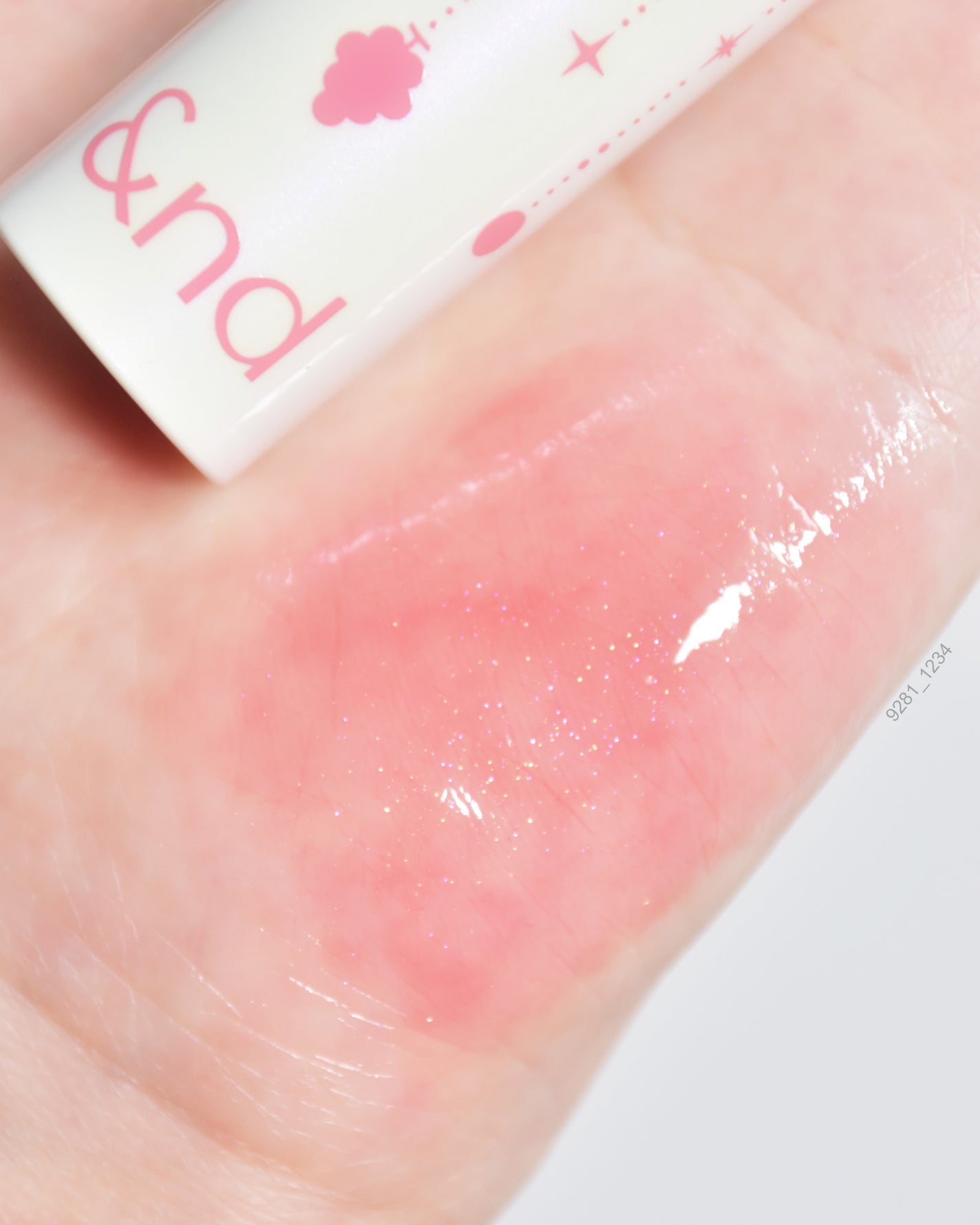 アンドバイロムアンド グラッシーボムティント/&nd by rom&nd/リップティントを使ったクチコミ(4枚目)