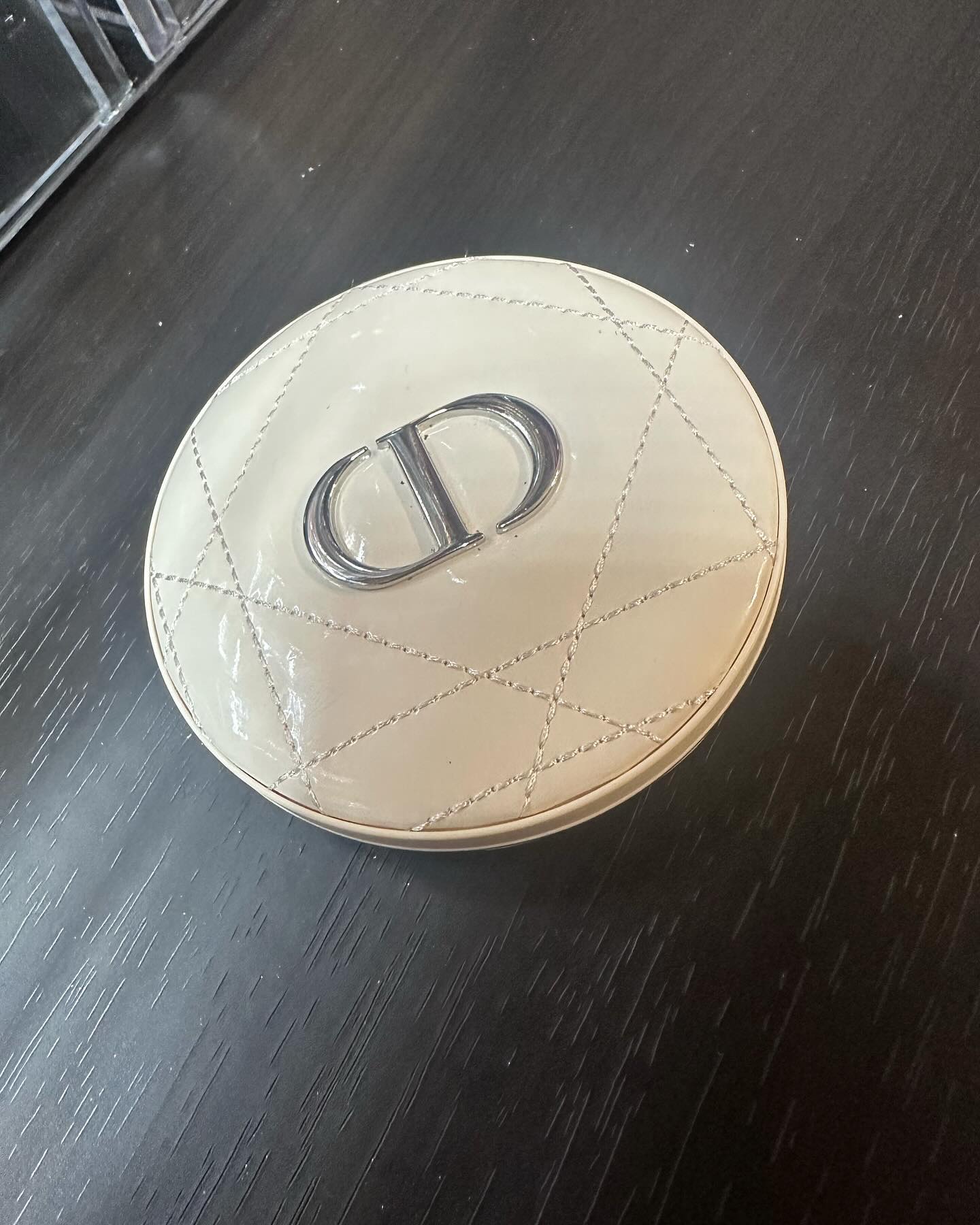 ディオールスキン フォーエヴァー クチュール ルミナイザー/Dior/プレストパウダーを使ったクチコミ（2枚目）