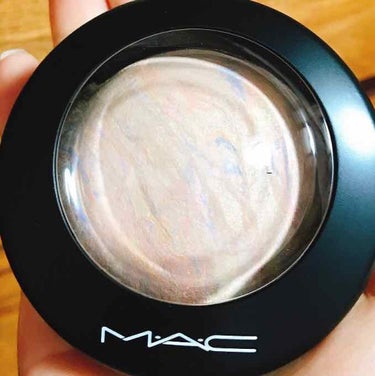 【MACの大人気コスメをついにゲット💗】

ライトスカペードのレビューです！！
ハイライトは高校生の頃からずっと愛用してる大好きなコスメがあって、特に欲しいと思ってなかったけど、ポイントが4000ポイン