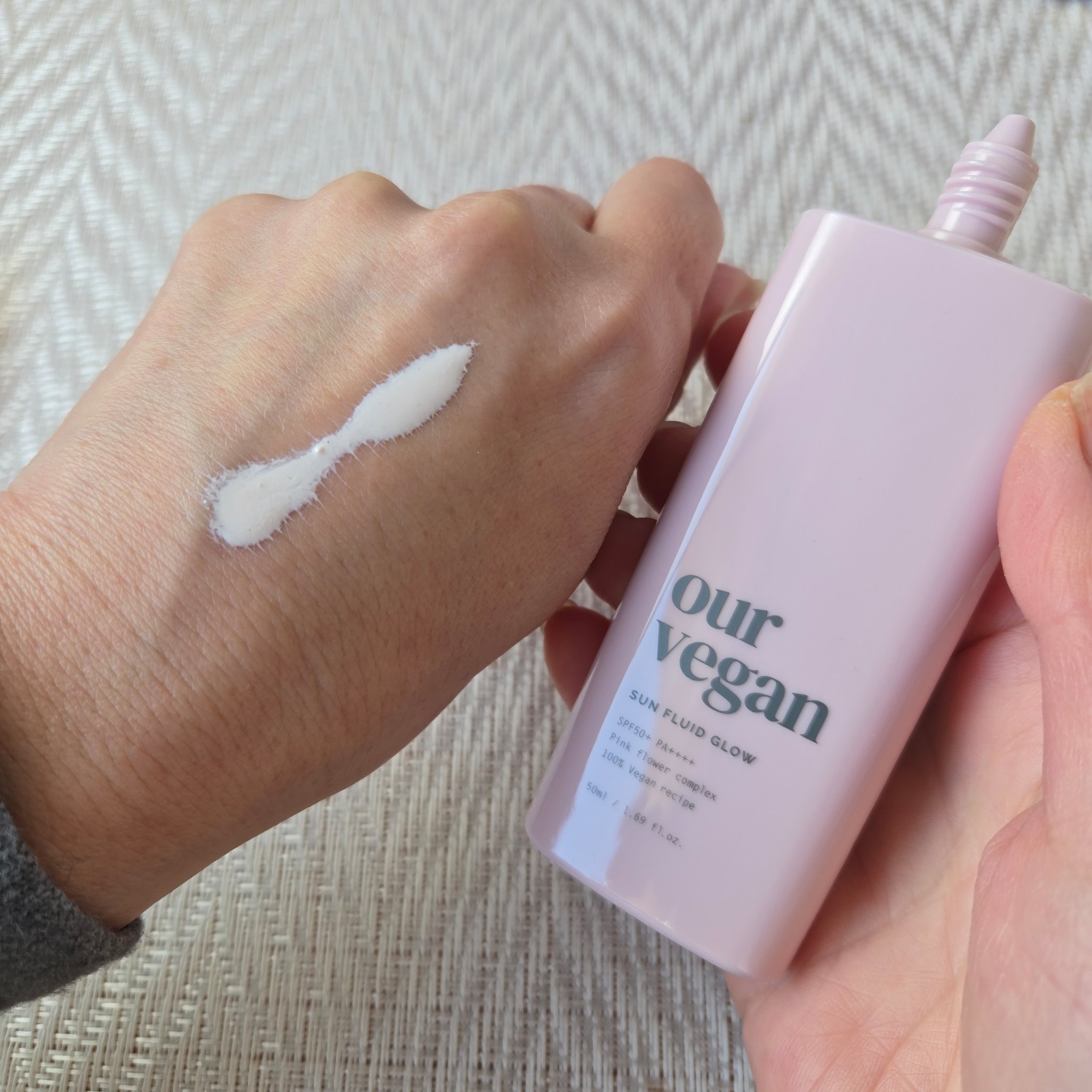 アワーヴィーガン サンプルイド グロー/manyo/化粧下地を使ったクチコミ（3枚目）