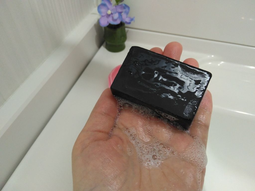 手作り洗顔石鹸 アンティアン プリンセス オブ ソープ 「漆黒」(竹炭入り)/アンティアン/洗顔石鹸を使ったクチコミ（3枚目）