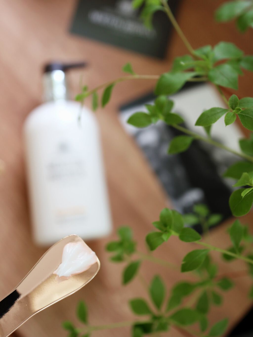 フローラ ルミナーレ ハンドローション/モルトンブラウン/ハンドクリームを使ったクチコミ(2枚目)