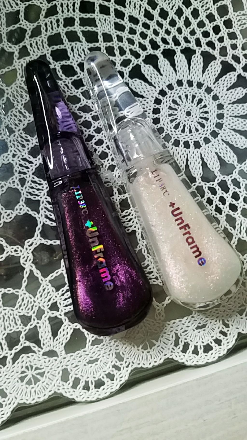 LIP38℃ +UnFrame<ホログラフィック>/UZU BY FLOWFUSHI/リップグロスを使ったクチコミ（1枚目）