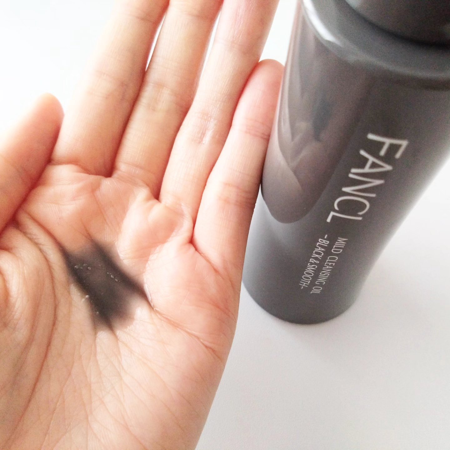 マイルドクレンジング オイル〈ブラック＆スムース〉/ファンケル/オイルクレンジングを使ったクチコミ（2枚目）