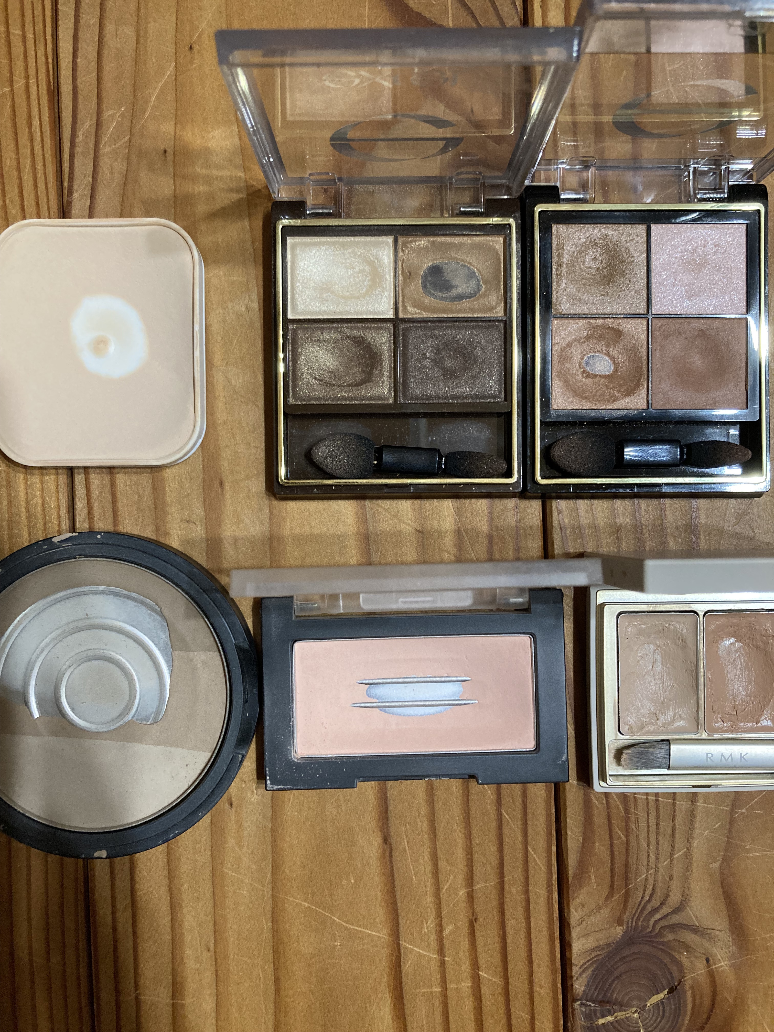 フローレスカバーコンシーラー 04/RMK/パレットコンシーラーを使ったクチコミ（2枚目）