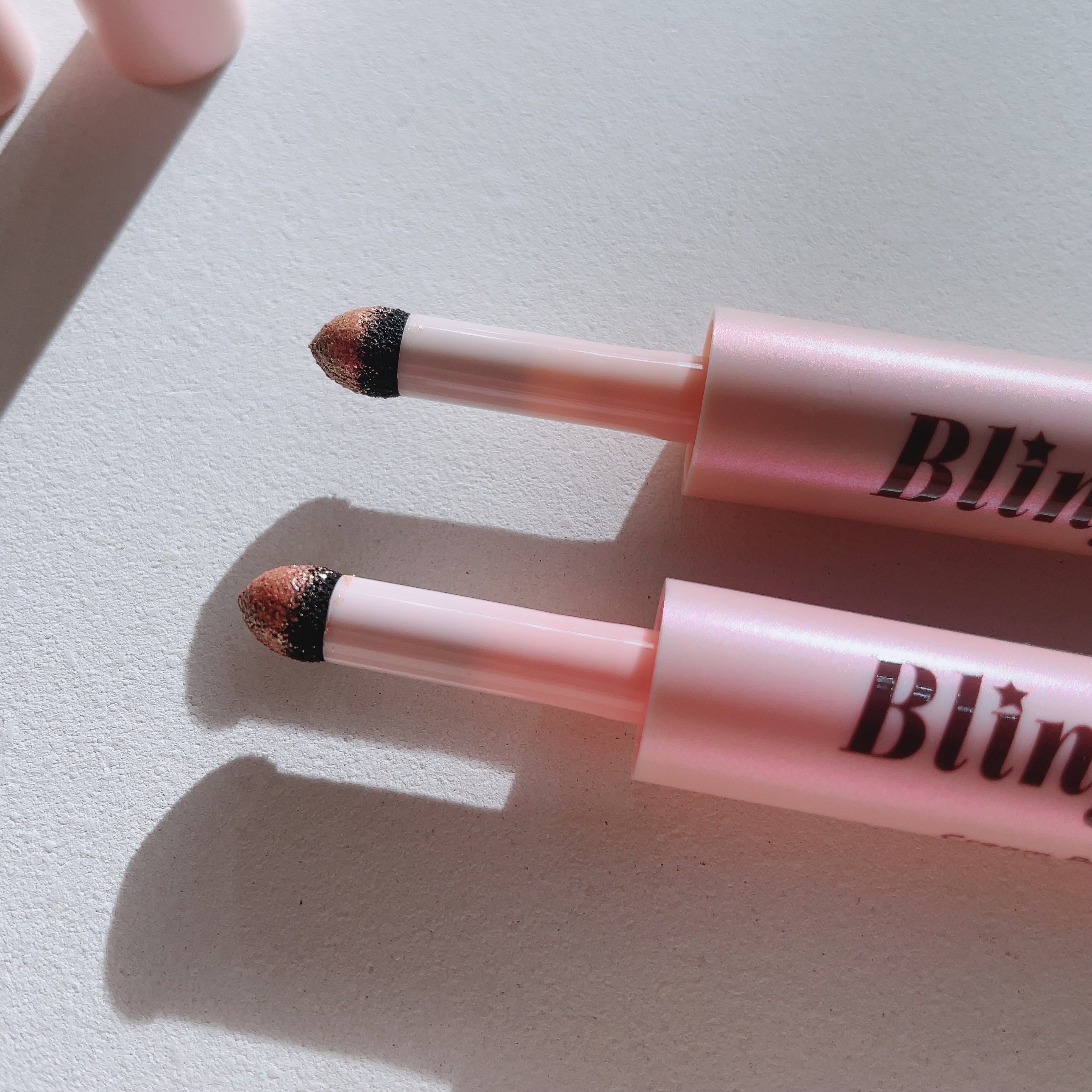 ブリンクリームパウダーシャドウ 02 ローズゴールド/BLING GLOW/単色アイシャドウを使ったクチコミ（2枚目）