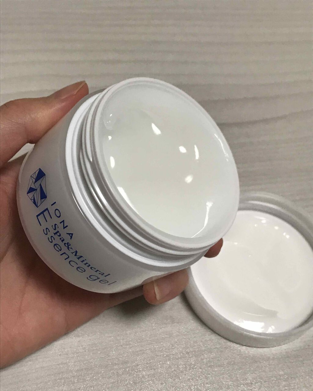 エッセンス ジェル/イオナ スパ&ミネラル/オールインワン化粧品を使ったクチコミ(2枚目)