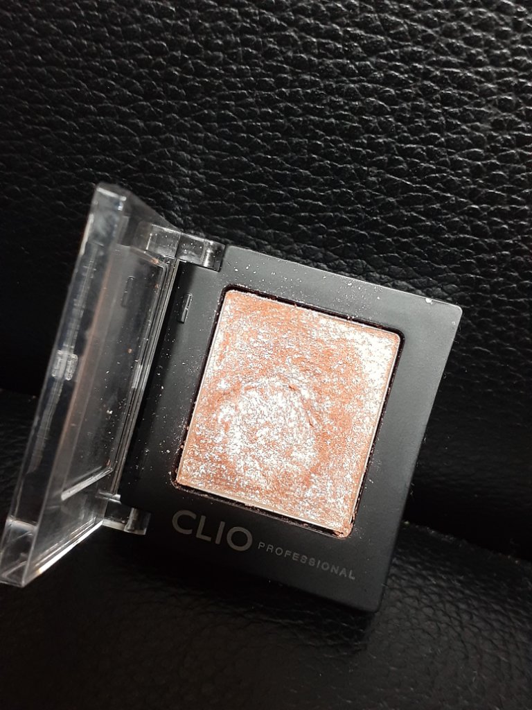 プロ シングル シャドウ/CLIO/単色アイシャドウを使ったクチコミ（3枚目）