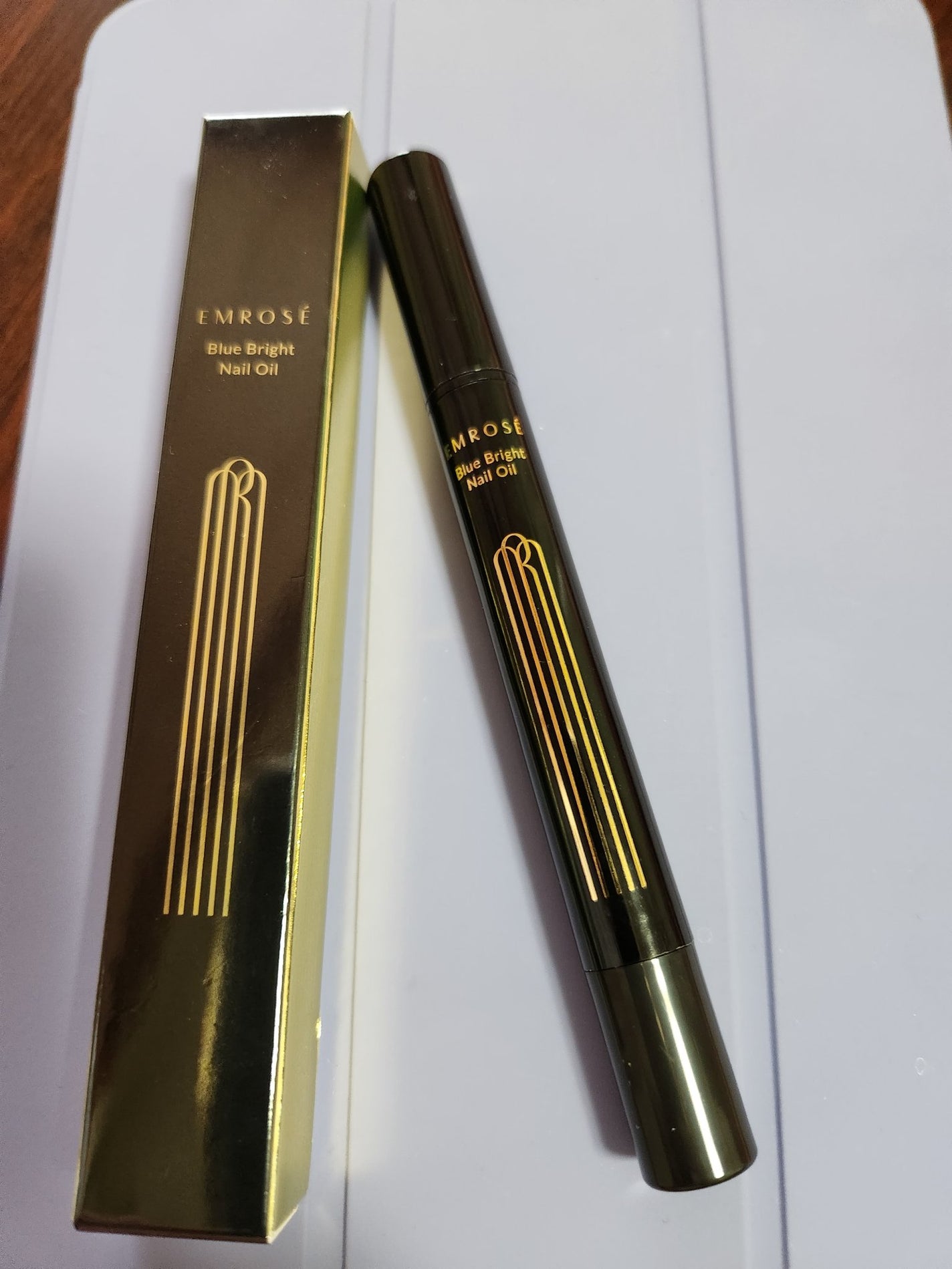 ブルーブライトネイルオイル/EMROSÉ/ネイルオイル・トリートメントを使ったクチコミ(1枚目)