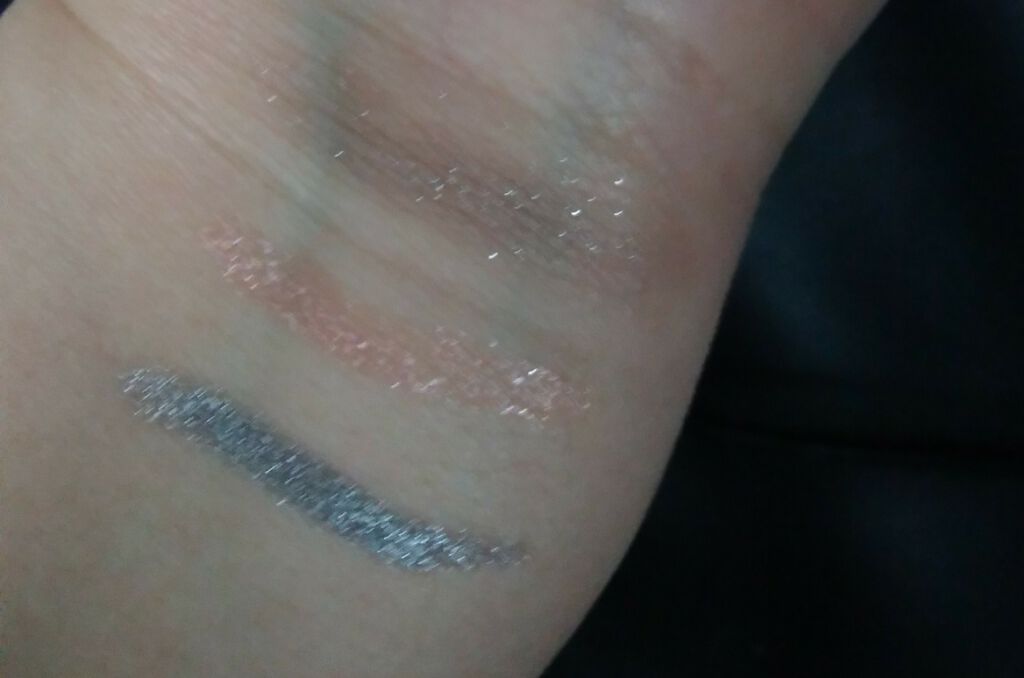 UR GLAM　EYESHADOW STICK 06 シルバー/U R GLAM/スティックアイシャドウを使ったクチコミ（3枚目）