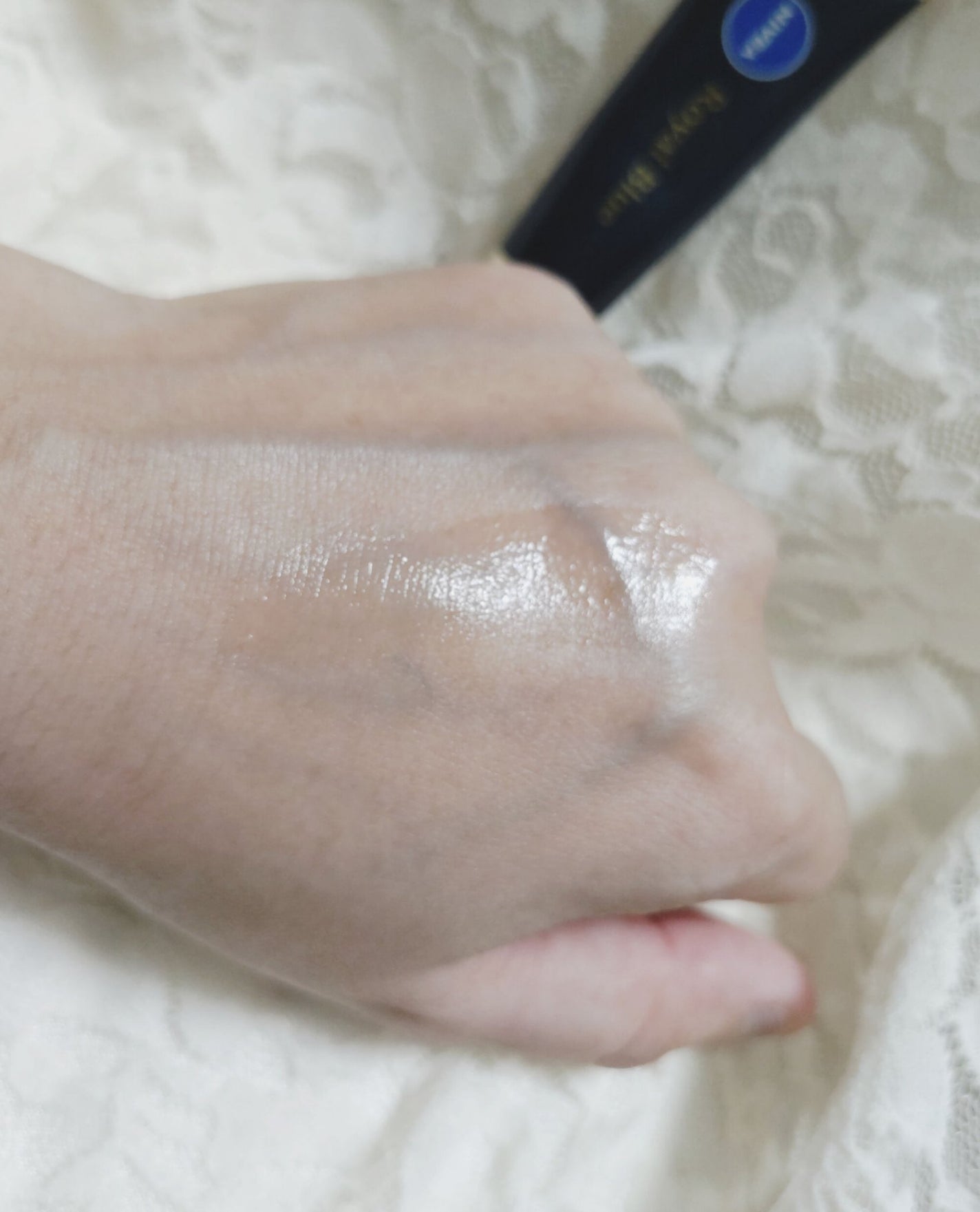 ニベア ロイヤルブルーリップ 濃密美容ケア/ニベア/リップ美容液を使ったクチコミ(9枚目)