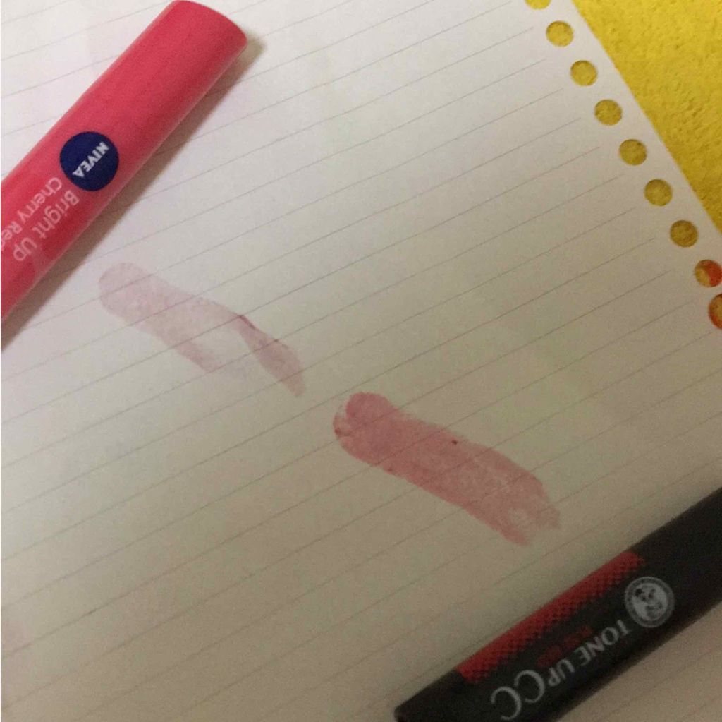 モイストピュアカラーリップ/ニベア/リップクリームを使ったクチコミ(3枚目)