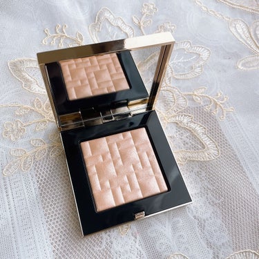 ハイライティング パウダー 33 ハニーグロウ（限定）/BOBBI BROWN/ハイライトを使ったクチコミ（1枚目）