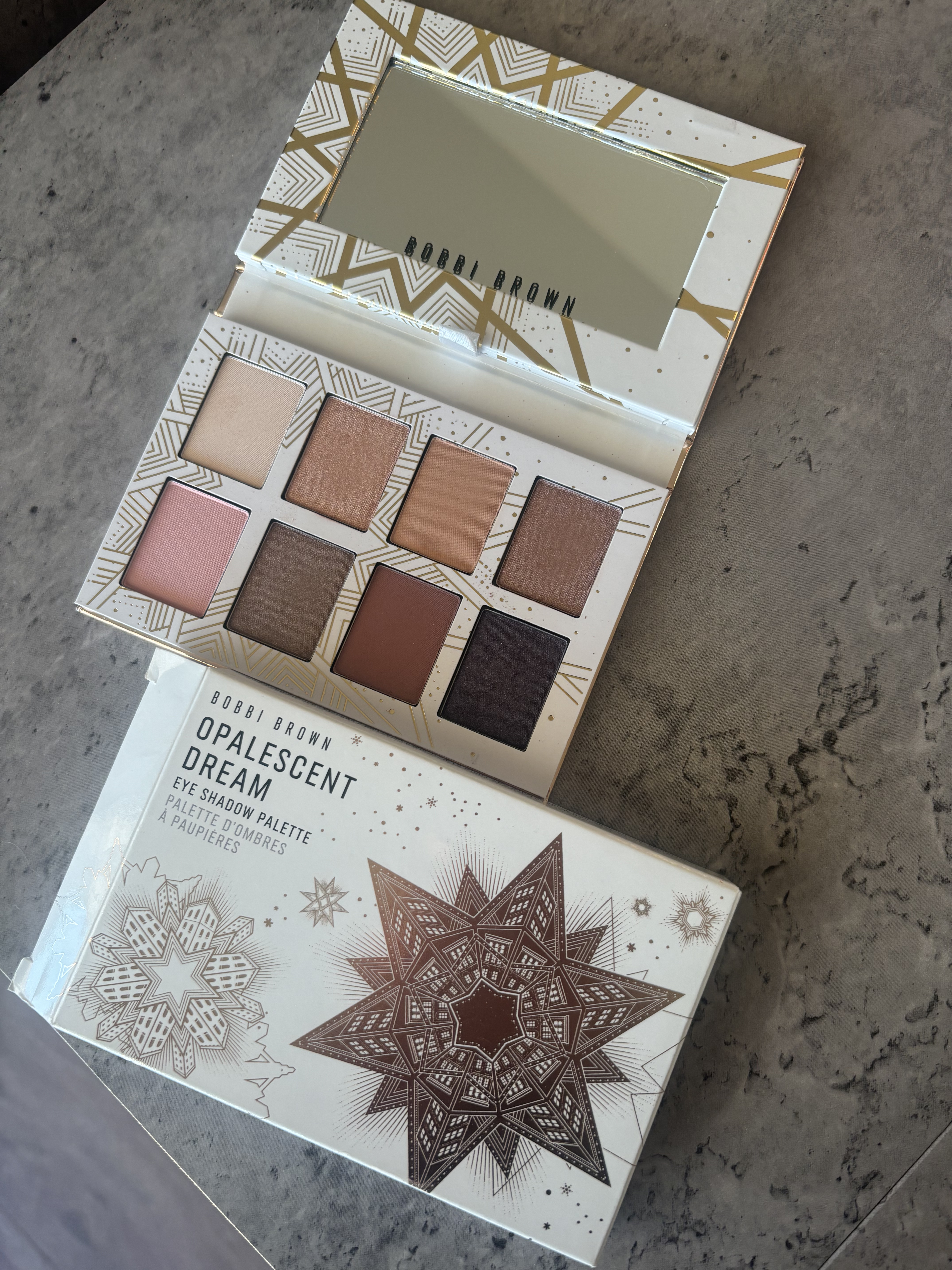 コブルストーン レーン アイシャドウ パレット/BOBBI BROWN/アイシャドウパレットを使ったクチコミ（1枚目）