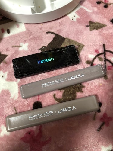 Lameila lameila 12色 アイシャドウパレットのクチコミ「福袋の中身を見せます！第六弾🎉

今回紹介する商品は、Qoo10の中国コスメ福袋に入っていた
.....」（3枚目）