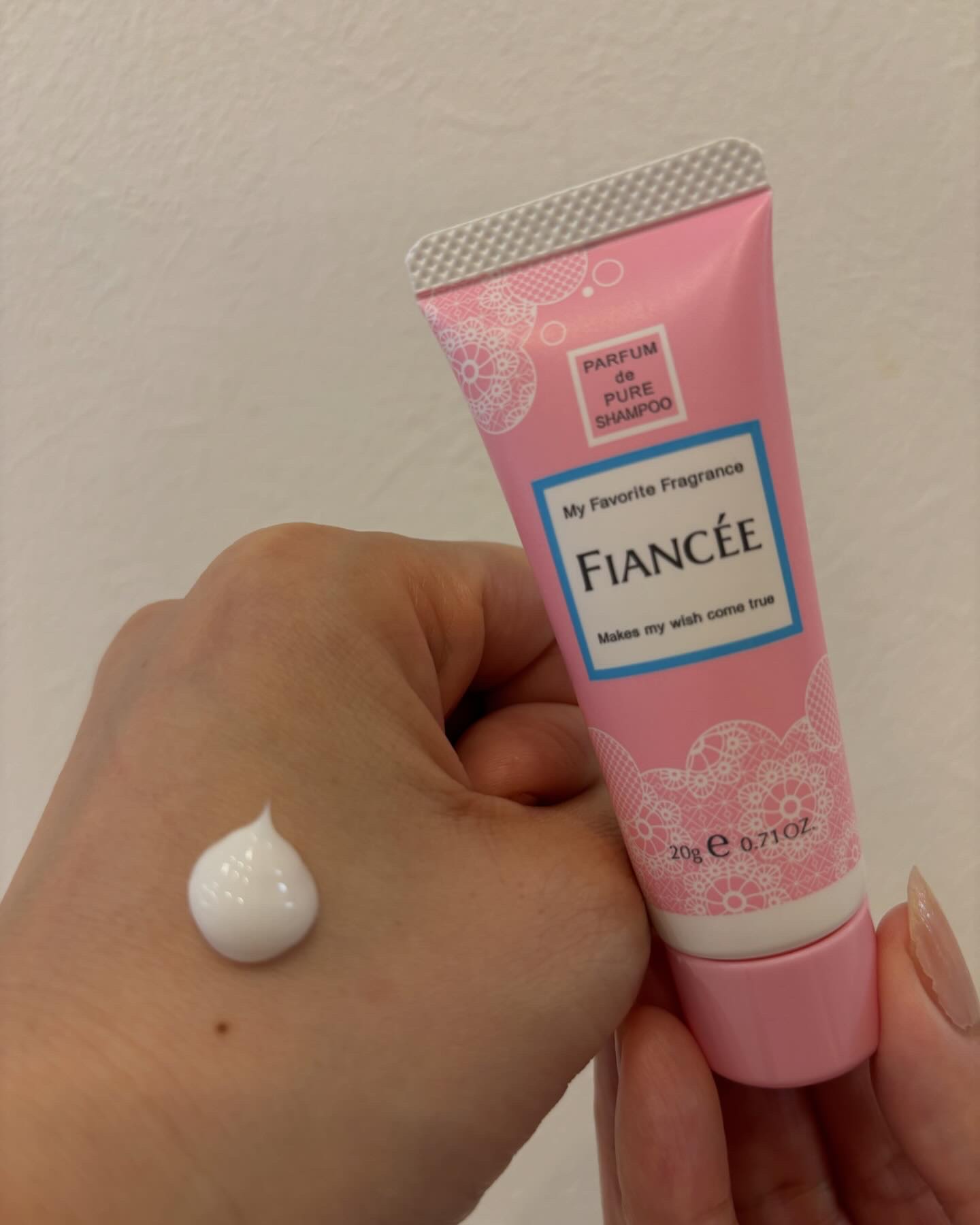 ハンドクリーム ピュアシャンプーの香り/フィアンセ/ハンドクリームを使ったクチコミ（2枚目）