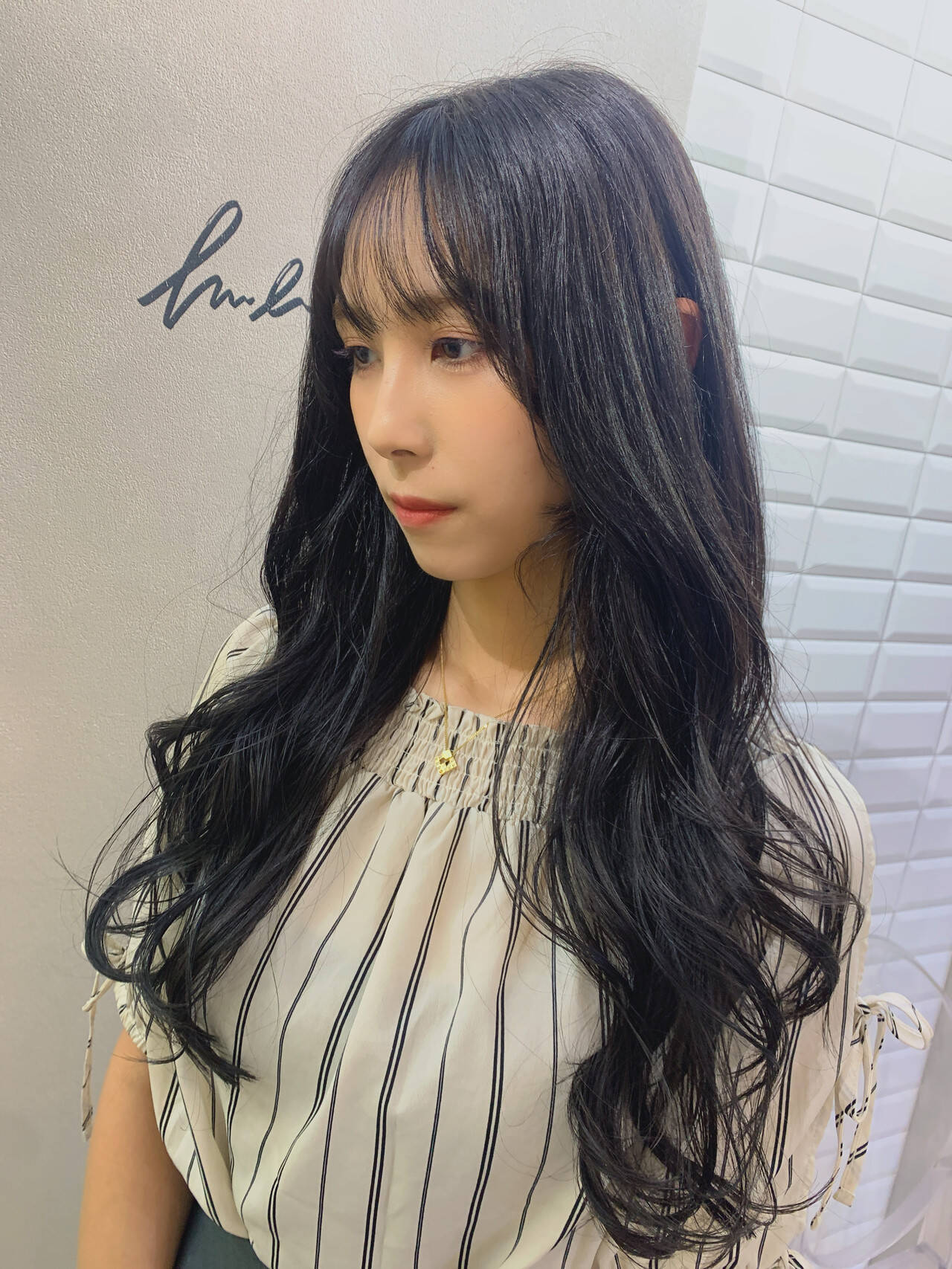 「顔タイプ「エレガント」におすすめのメイク方法｜落ち着いた大人メイクで垢抜け！」の画像（#549986）