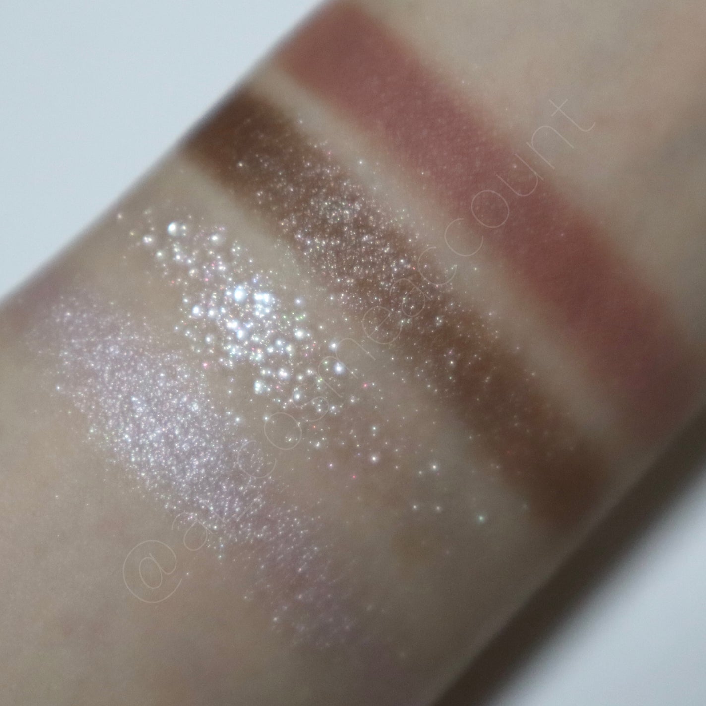 THE アイパレR/b idol/アイシャドウパレットを使ったクチコミ(2枚目)